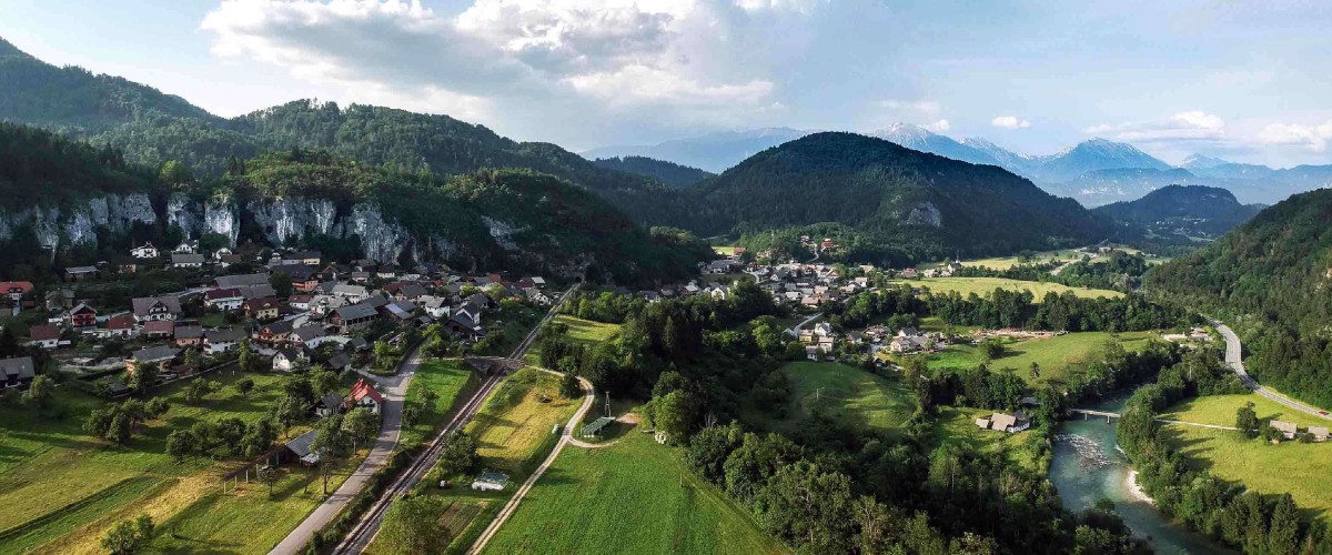 naslovnica_BELA_SAVA_DOBRAVCE_POLETJE.jpg